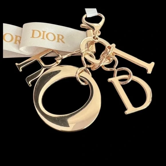 New in Box Dior GWP Gorgeous Gold Keychain - Picture 5 of 6